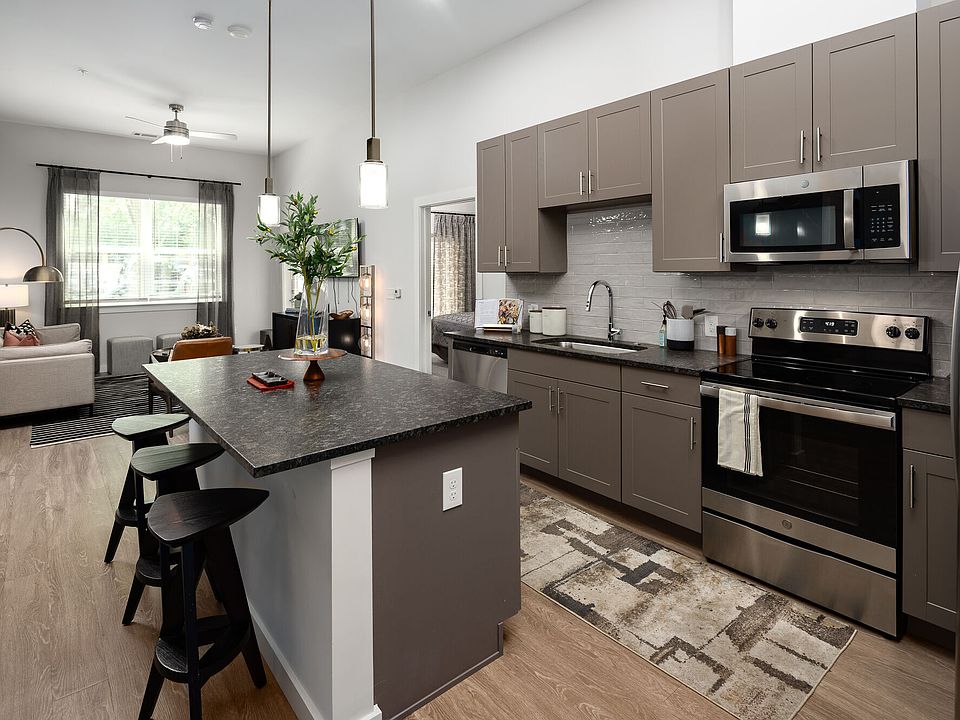 1st image of 240 Grant St SE #3204
