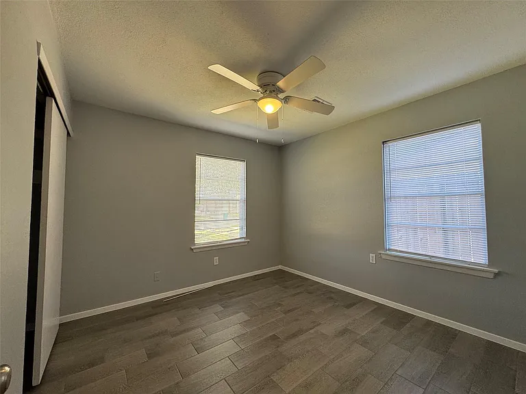 514 Bertloma St — Photo 15
