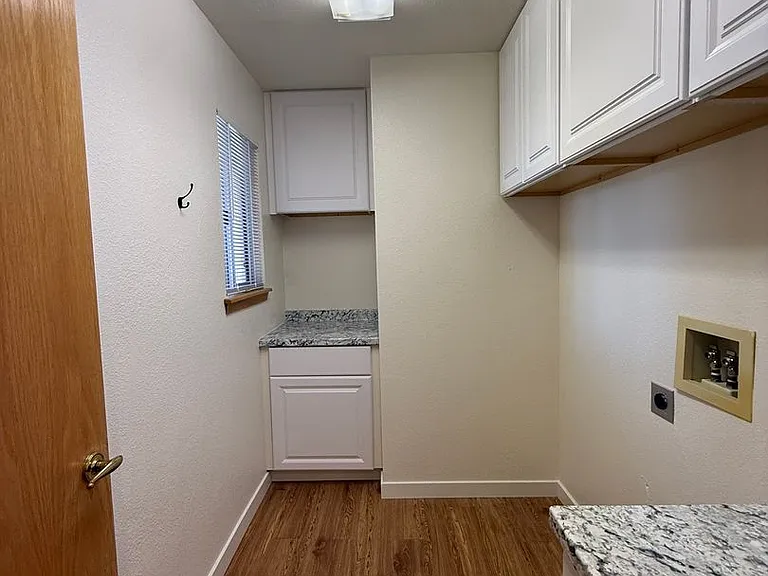 1470 Mercer Ct — Photo 33