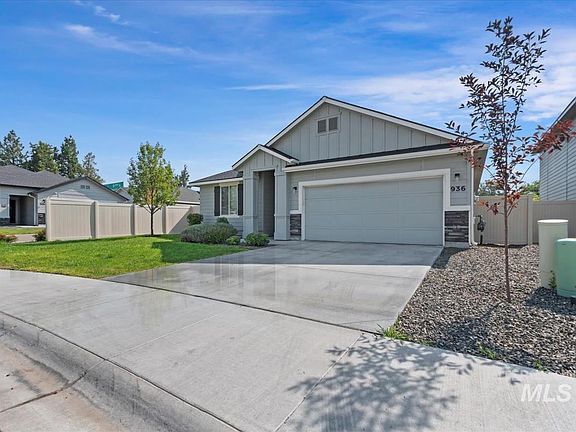 3rd image of 936 S Wavetrain Ave