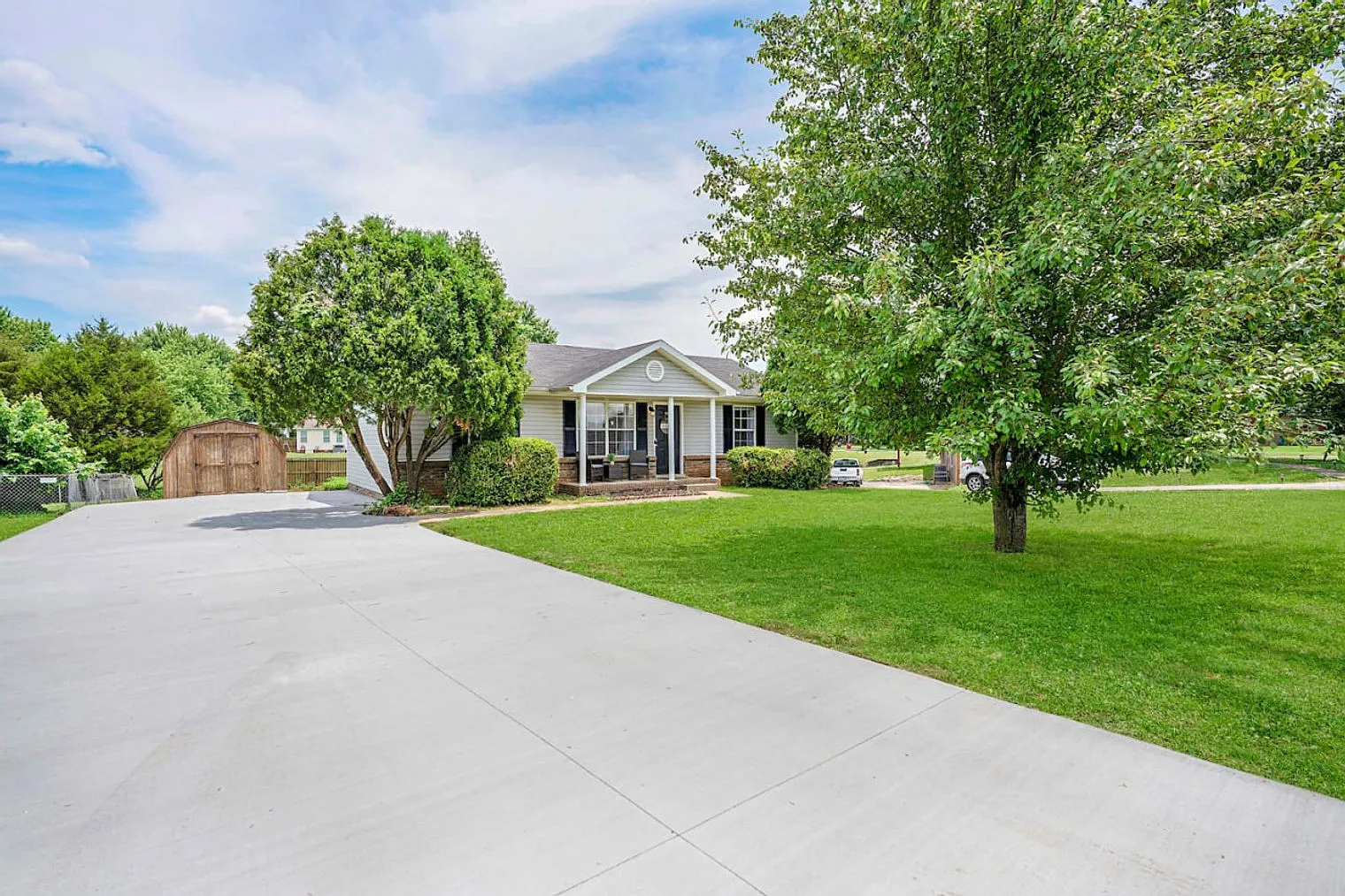 3 bed, 2.0 bath, 1022 sqft, $2,589 — Photo 4