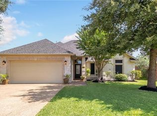 8407 Lauren Dr, College Station, TX 77845