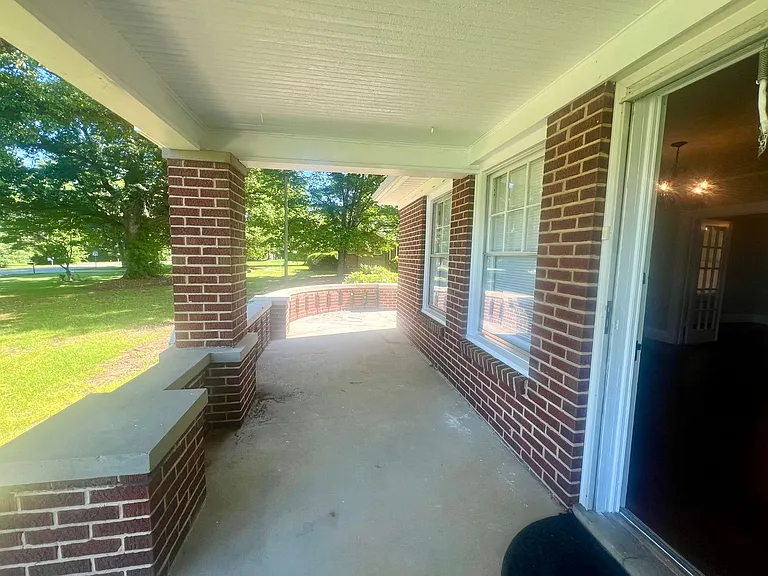 513 Alamance Rd — Photo 17