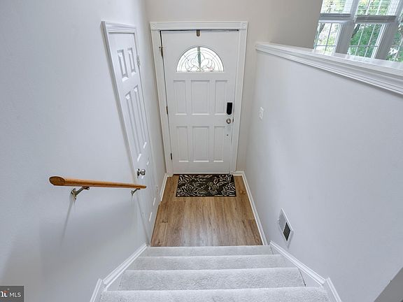 4th image of 866 Bayridge Dr