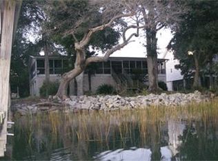 8463 N Highway 17, Mc Clellanville, SC 29458