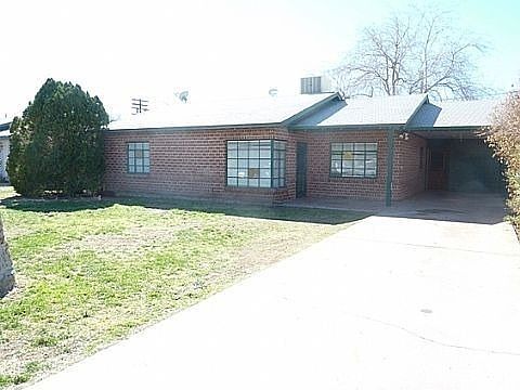 1st image of 925 N Cameron Ave