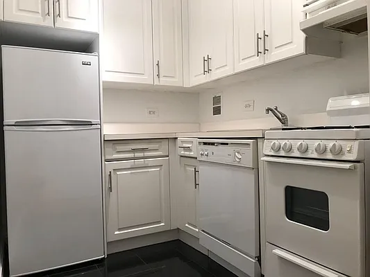 Rented by Urban Real Estate Inc | media 23