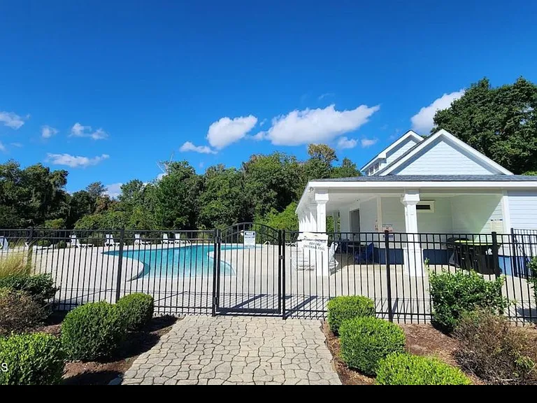 103 Hope Town Ct — Photo 48