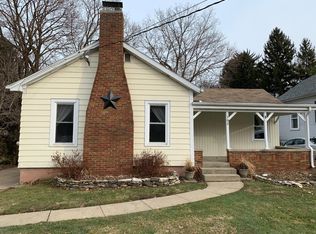 302 Steele Ave, Dixon, IL 61021