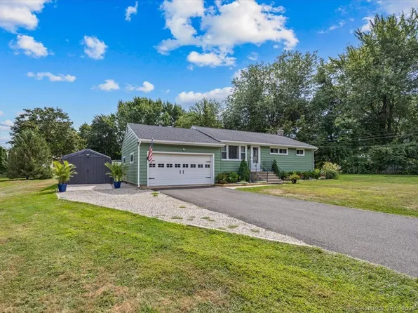 132 Rockledge Road, Wallingford, CT 06492