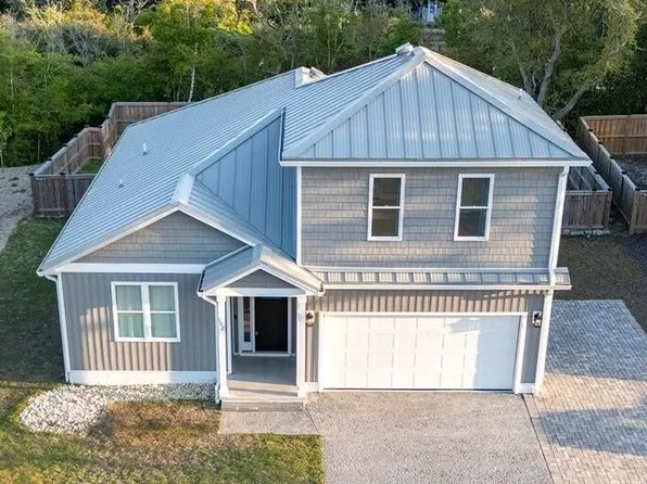 102 Evergreen Lane, Pine Knoll Shores, NC 28512