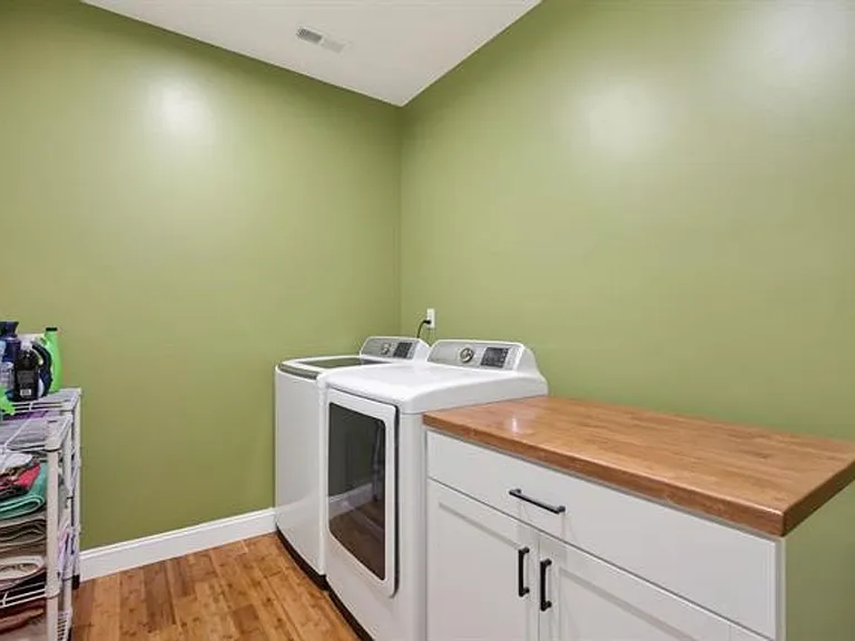 221 Allenbrooke Dr — Photo 19