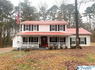 154 Heather St, Laceys Spring, AL 35754