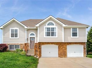 3028 N 157th St, Basehor, KS 66007