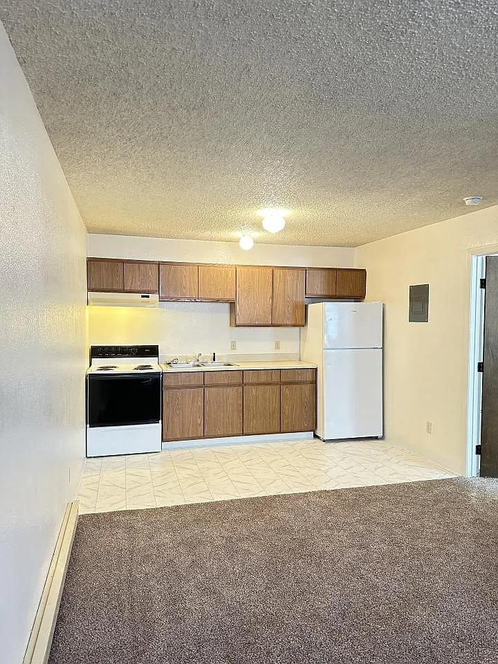 1 bed, 1.0 bath, 600 sqft, $825 — Photo 3