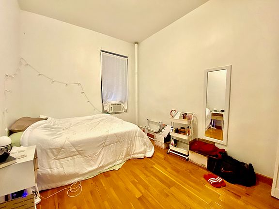 5th image of 420 Saint Nicholas Ave APT 2c