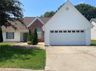 900 Harbins View Dr, Dacula, GA 30019
