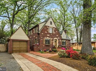 2651 Fort Scott Dr, Arlington, VA 22202