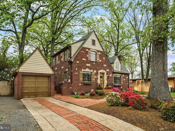2651 Fort Scott Dr, Arlington, VA 22202