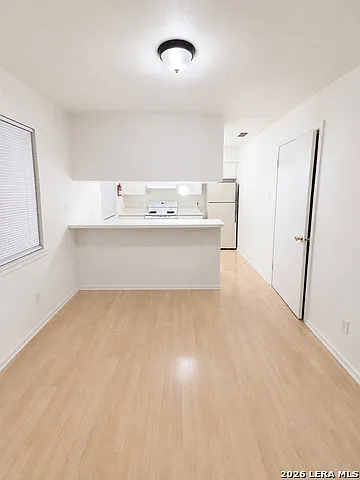 2 bed, 2.0 bath, 3078 sqft, $845 — Photo 2