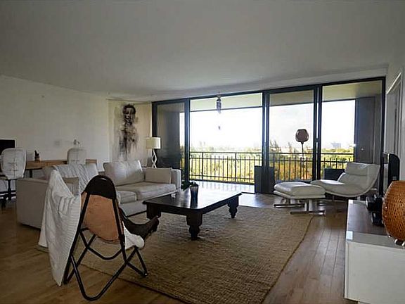 3rd image of 11113 Biscayne Blvd Unit 554