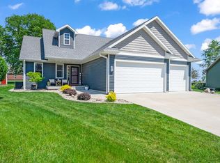 342 Summit Dr, Story City, IA 50248
