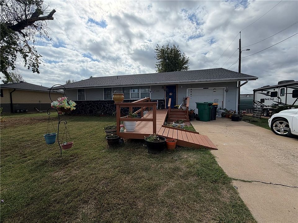 1st image of 1210 W Persimmon St