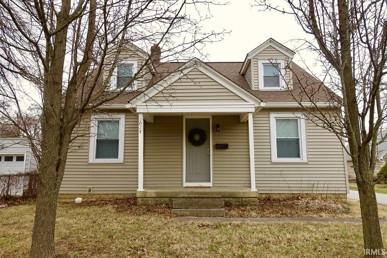3 bed, 2.0 bath, 1340 sqft, $2,375 — Photo 1
