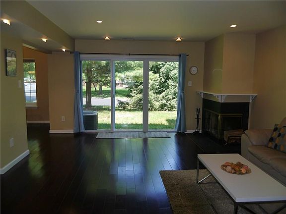 3rd image of 169 Jordans Cir #169