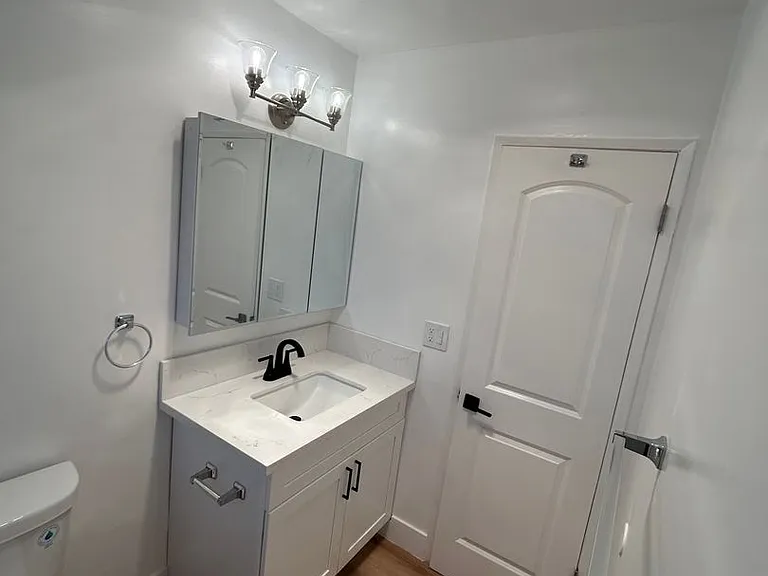 8206 Romaine St — Photo 11
