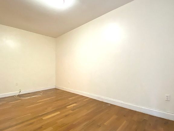 3rd image of 12 Pinehurst Ave #H2