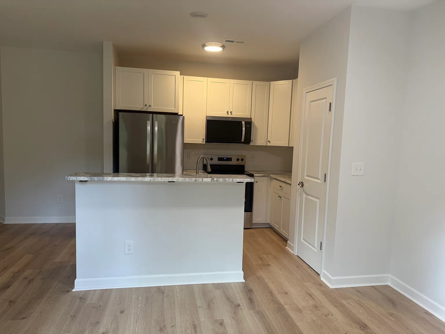 1509 Collinston Dr — Photo 4