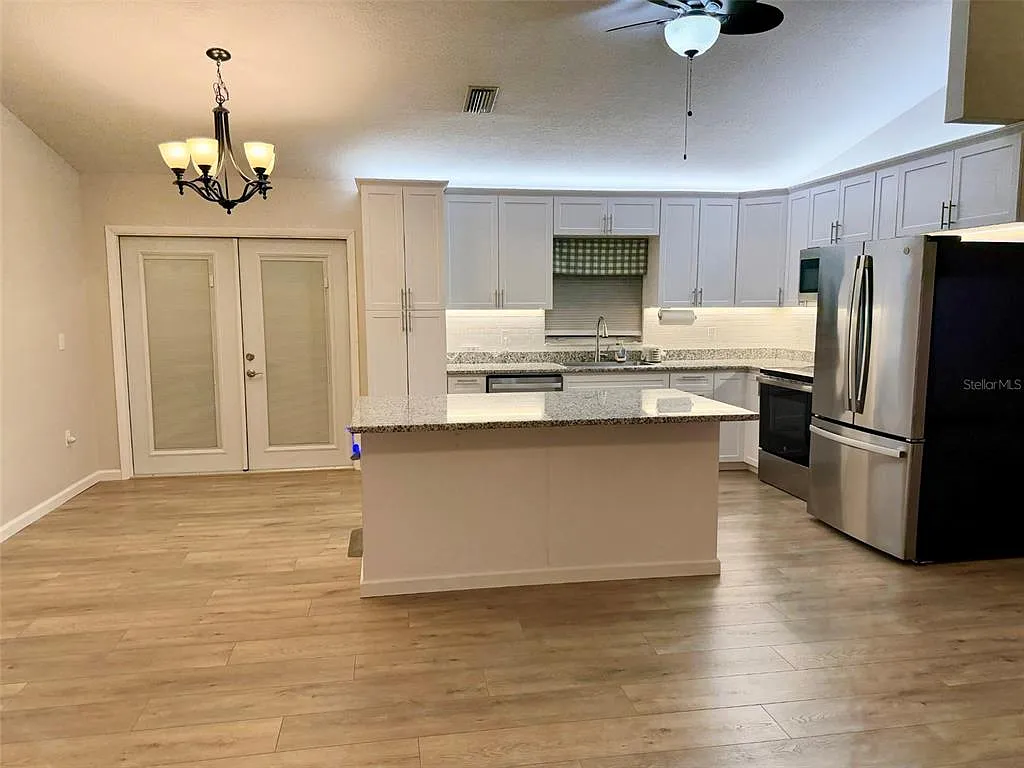 3 bed, 2.0 bath, 1343 sqft, $2,250 — Photo 3