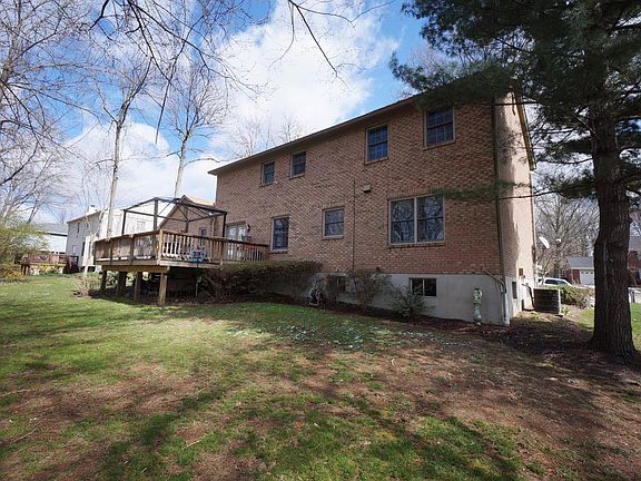 2nd image of 2289 Donnington Ln