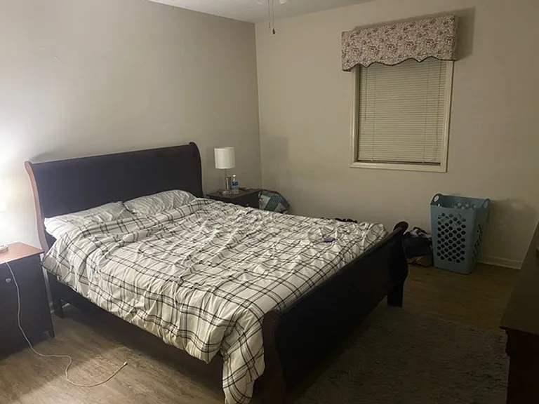 110 Botts Ave — Photo 8