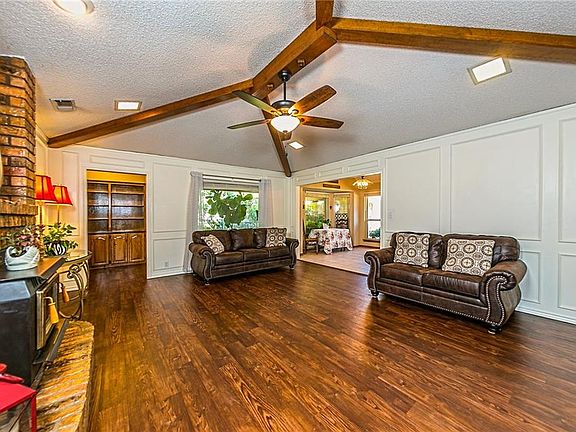 4th image of 5052 Lake View Cir