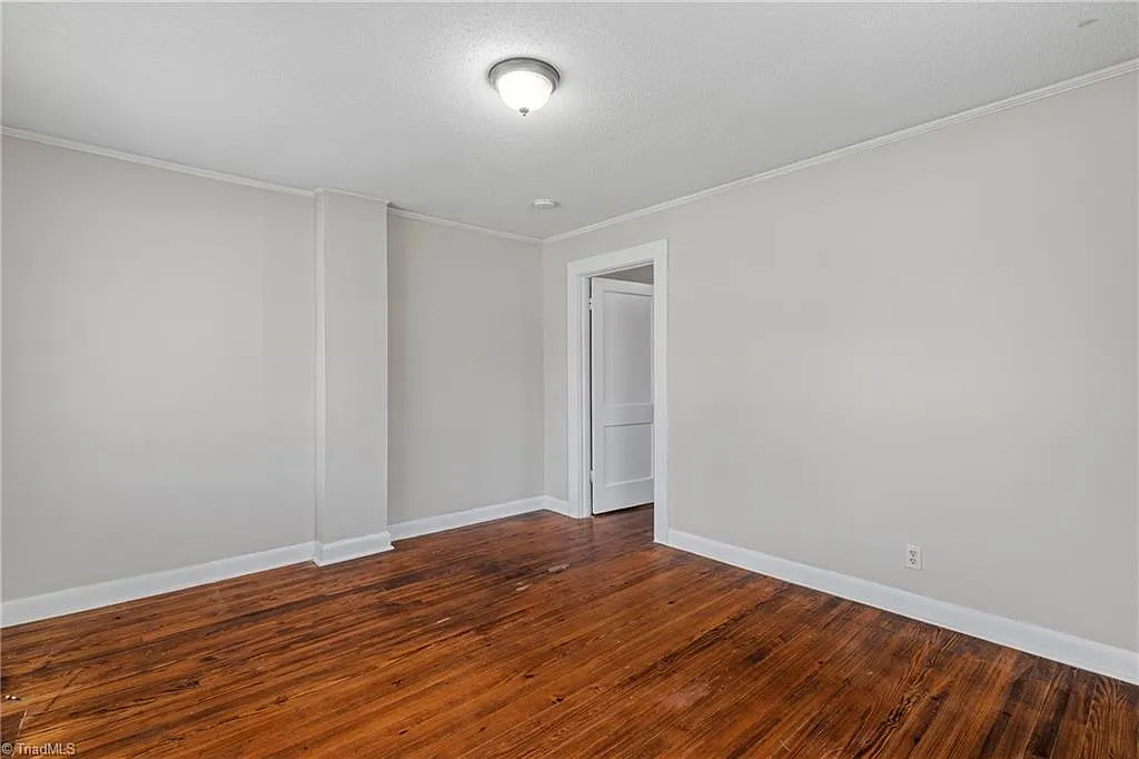 1 bed, 1.0 bath, $850 — Photo 4