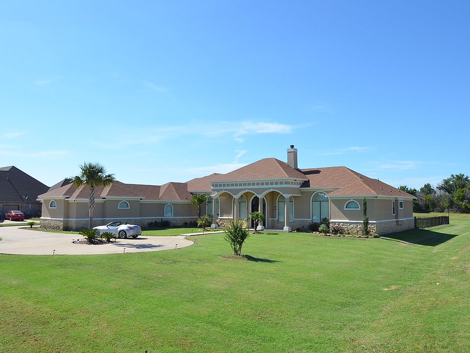 1st image of 2028 Willow Bend Dr