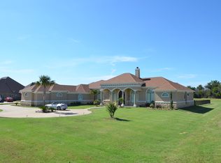 2028 Willow Bend Dr, Oak Leaf, TX 75154