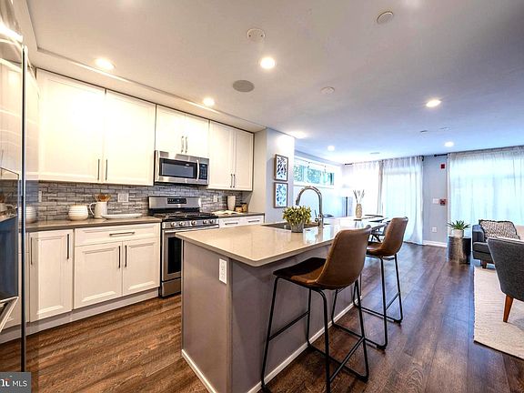 3rd image of 769 N Uber St Unit 1