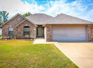 1993 Shelby Dr, Benton, AR 72015
