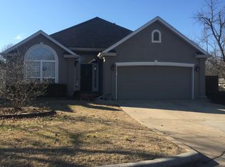 2325 S Rogers Ave, Springfield, MO 65804