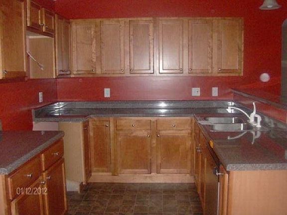 5th image of 211 Katherine Ct