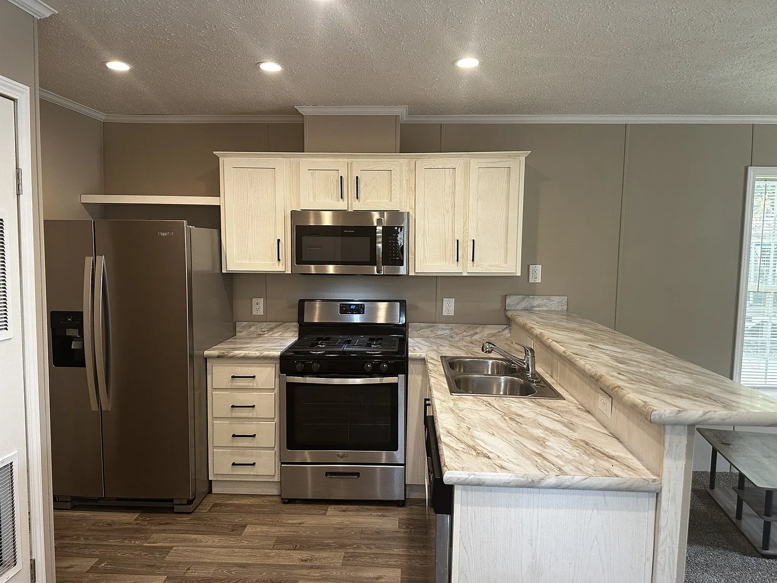 North Glen Village — Photo 4