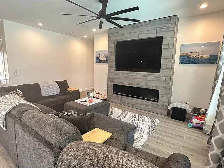4736 N Diana Ave — Photo 4