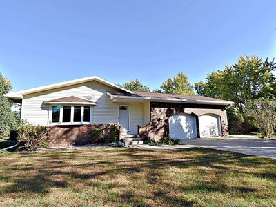 206 8th St SW, Independence, IA, 50644