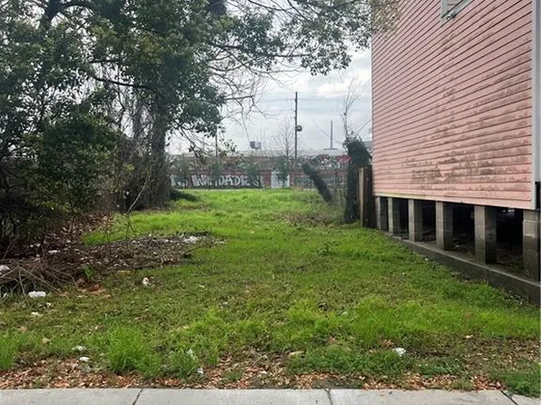 2909 Martin Luther King Jr Blvd, New Orleans, LA 70113