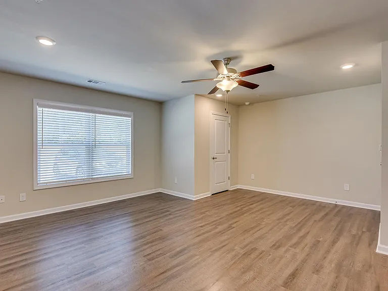 Woodberry Apartments — Photo 35