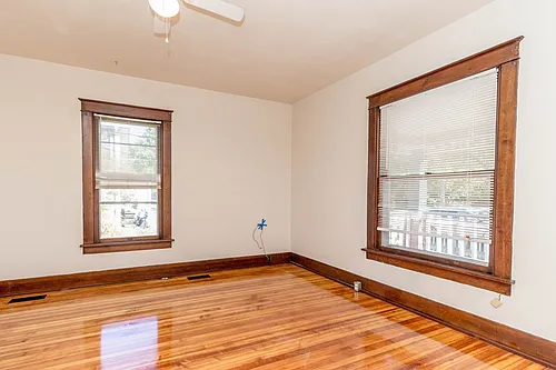1405 Windsor St Photo 1