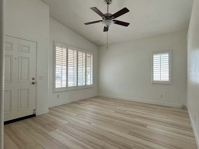 22746 Hannah Ct — Photo 2